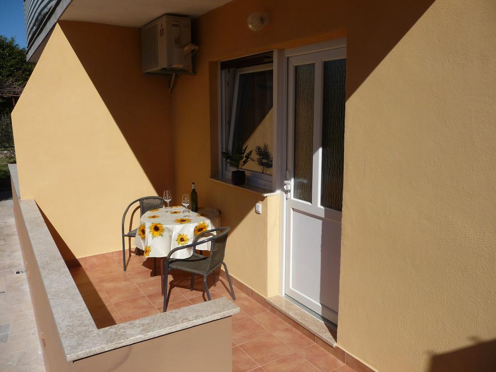 Apartments & Rooms Milka Umago Exterior foto