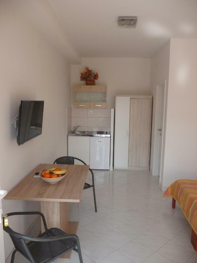 Apartments & Rooms Milka Umago Exterior foto